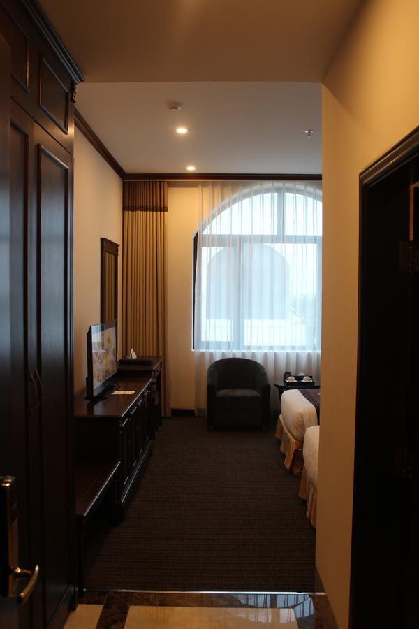 Hai Yen Luxury Hotel Cam Pha Exterior photo